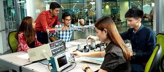Bridging the Analytical Divide: The Reality of Aligning Data Analytics Education with Industrial Needs in Malaysia